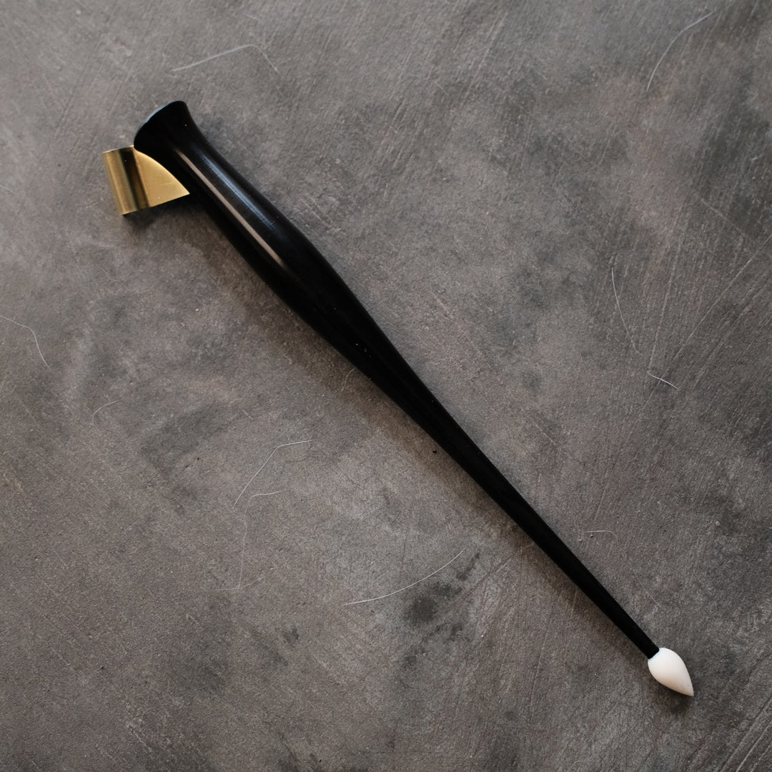 DAO HUY HOANG/カリグラフィーホルダー/Ebony and Antler Finial Oblique Pen Holder