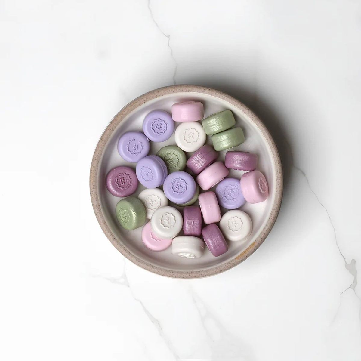 Stamptitude/ワックスぺブル/Assorted Wax Pebbles (Pack of 25)