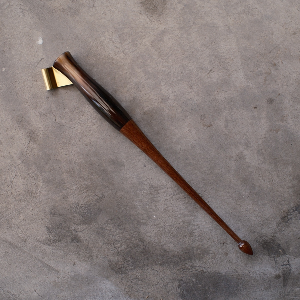 [Released on Wednesday, October 15th at 8:00 PM] DAO HUY HOANG / Calligraphy Holder / Buffalo Horn and Walnut Oblique Pen Holder