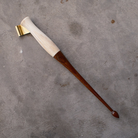 【10/15(水)20時発売】DAO HUY HOANG/カリグラフィーホルダー/White Antler and Walnut Oblique Pen Holder