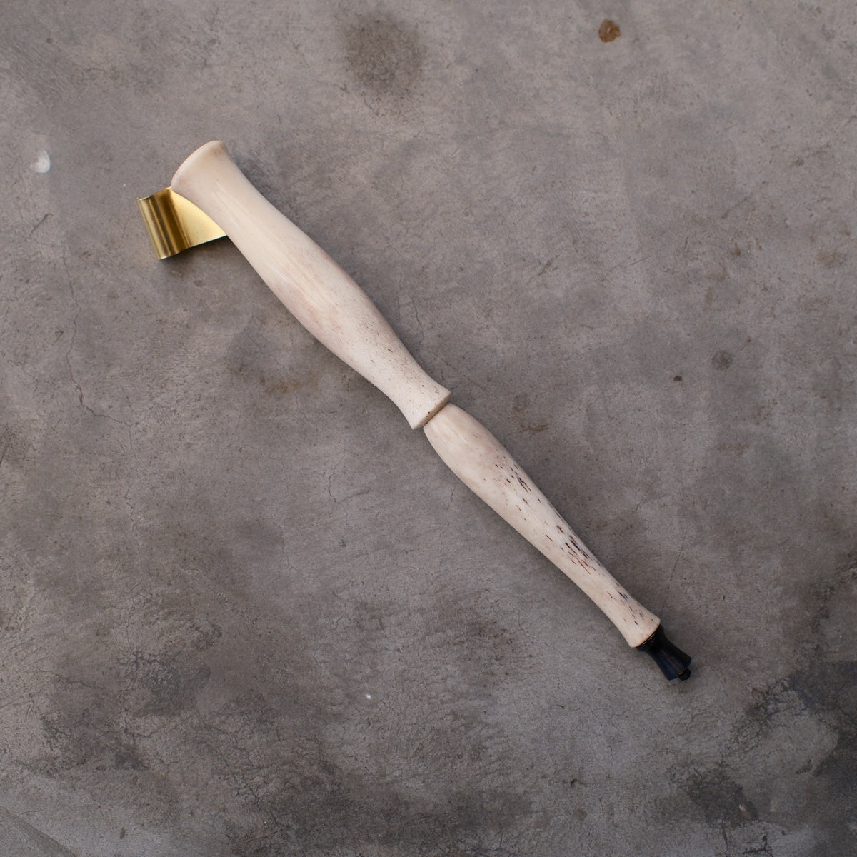 DAO HUY HOANG | ペーパーツリー