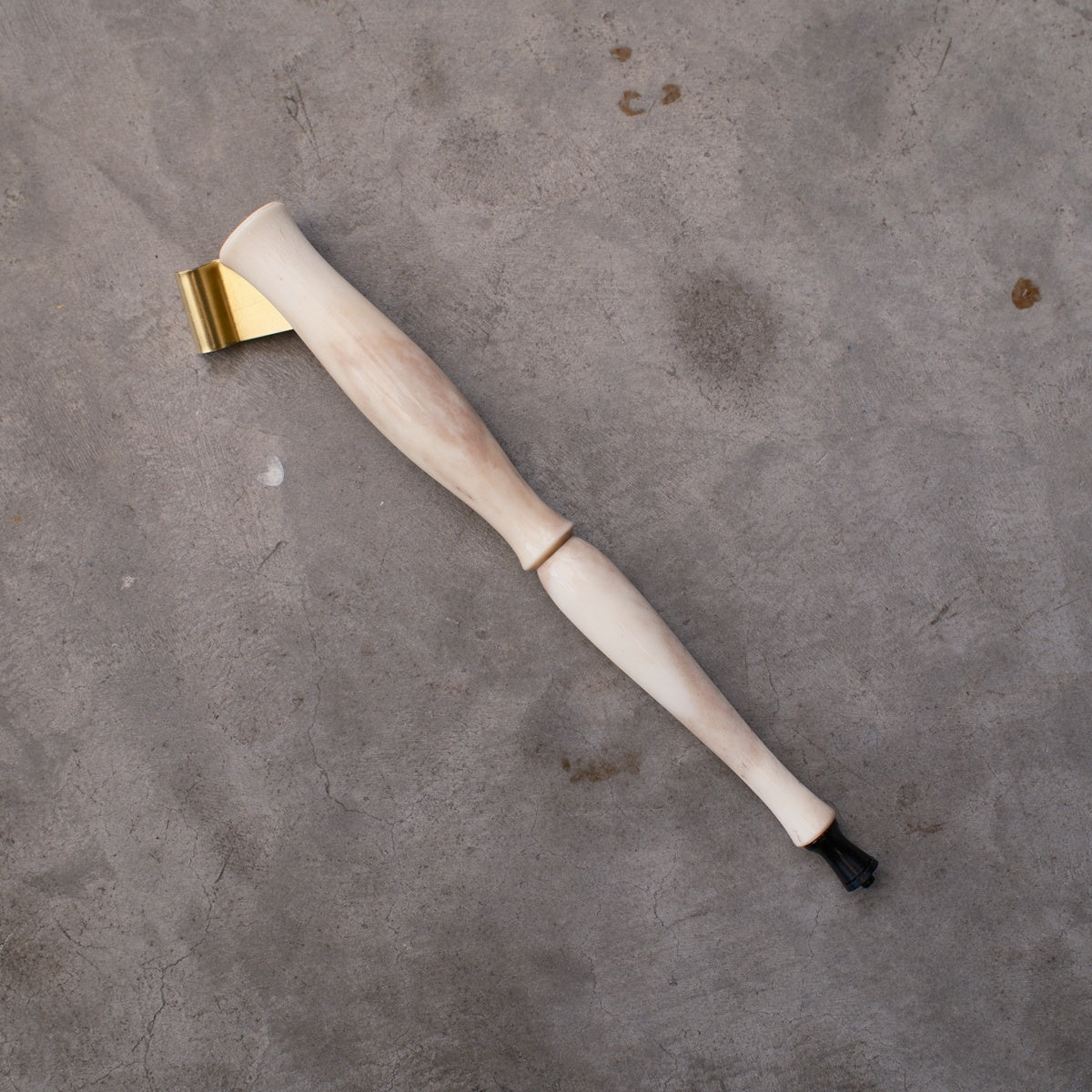 [Released on Wednesday, October 15th at 8:00 PM] DAO HUY HOANG / Calligraphy Holder / Full Antler with Chess Finial Oblique Pen Holder