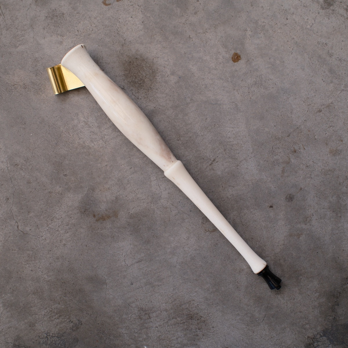 [Released on Wednesday, October 15th at 8:00 PM] DAO HUY HOANG / Calligraphy Holder / Full Antler with Chess Finial Oblique Pen Holder