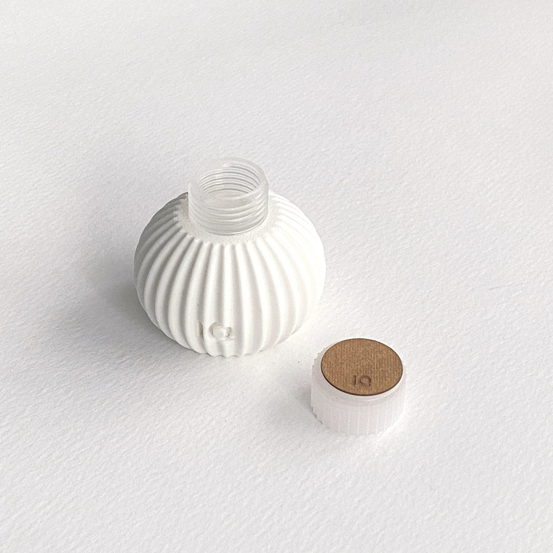 Yien-ink SCHONBORNERBLEIKRISTALL 菓子器 Yien-ink SCHONBORNERBLEIKRISTALL 菓子器 ラムネ色の古いインク壺🟩