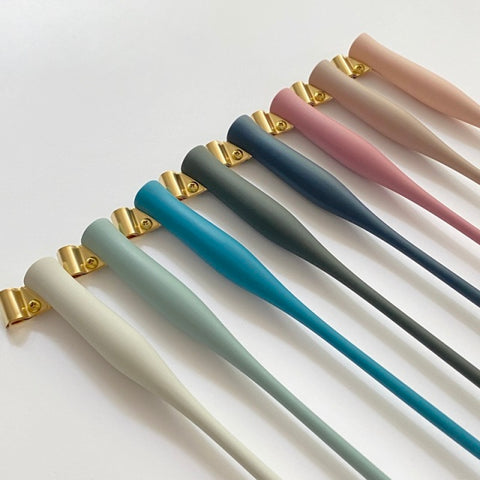 Taki-Crafts/Calligraphy Holder/Solid Color Painted Wood (Matte)