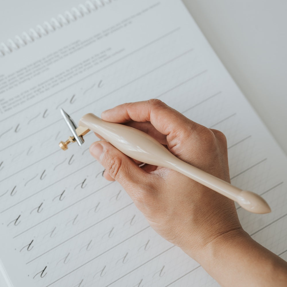 Written Word Calligraphy/カリグラフィーホルダー/Universal Nib Calligraphy Penholder - Beige