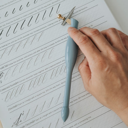 Written Word Calligraphy/カリグラフィーホルダー/Universal Nib Calligraphy Penholder - Dusty Blue